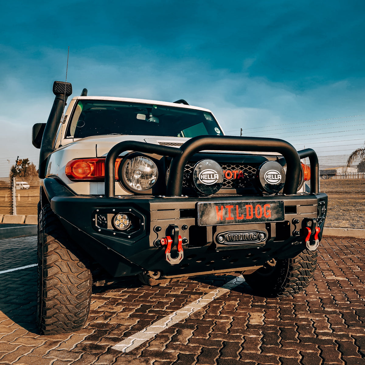 WILDOG Toyota FJ Cruiser (2007-2023) Triple Loop Nudge Bar